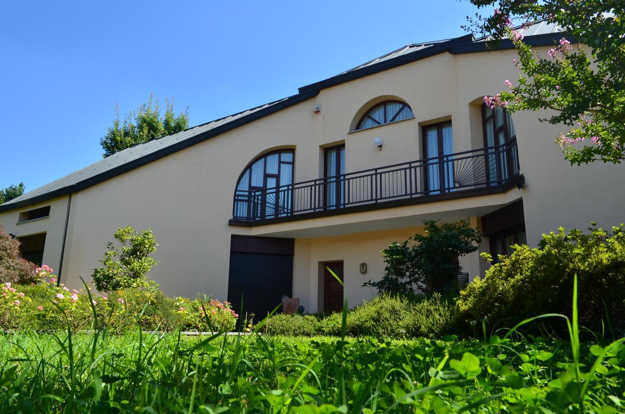 Villa Olivares Corbetta Exterior foto