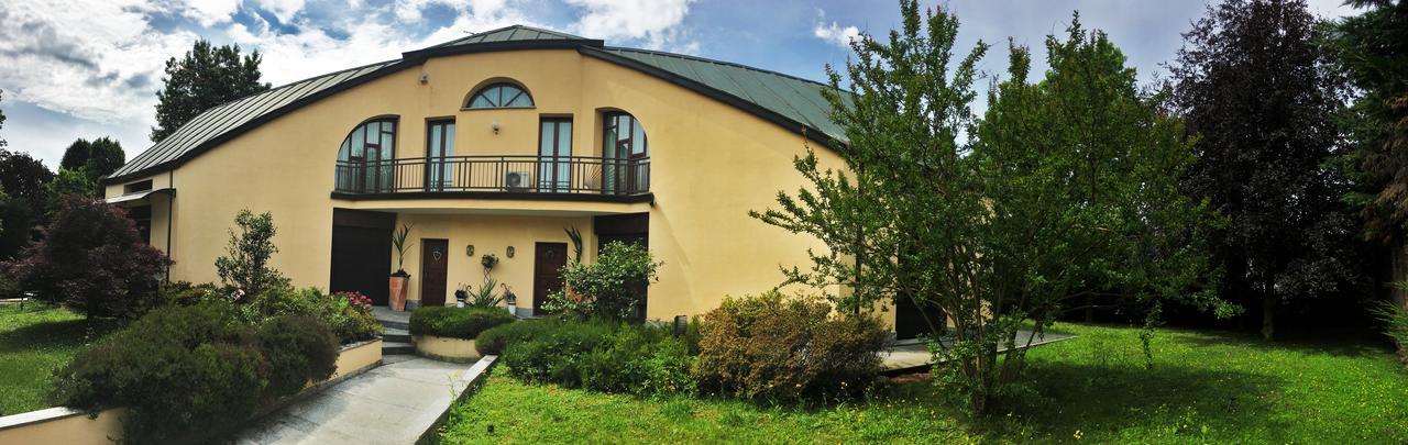 Villa Olivares Corbetta Exterior foto